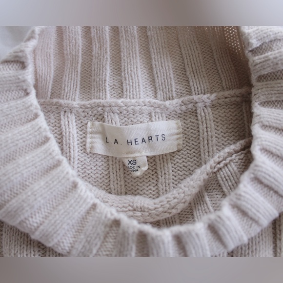 LA Hearts Cropped Sweater (XS) - Picture 3 of 3